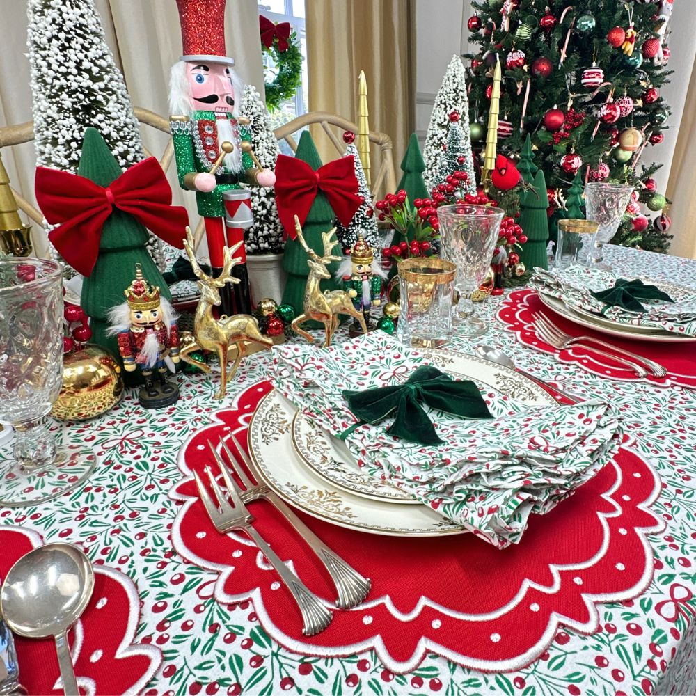 The Mistletoe & Bows Napkin (Set of 4)