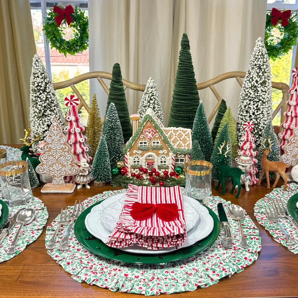 The Mistletoe & Bows Quilted Ruffle Charger - Set of 4