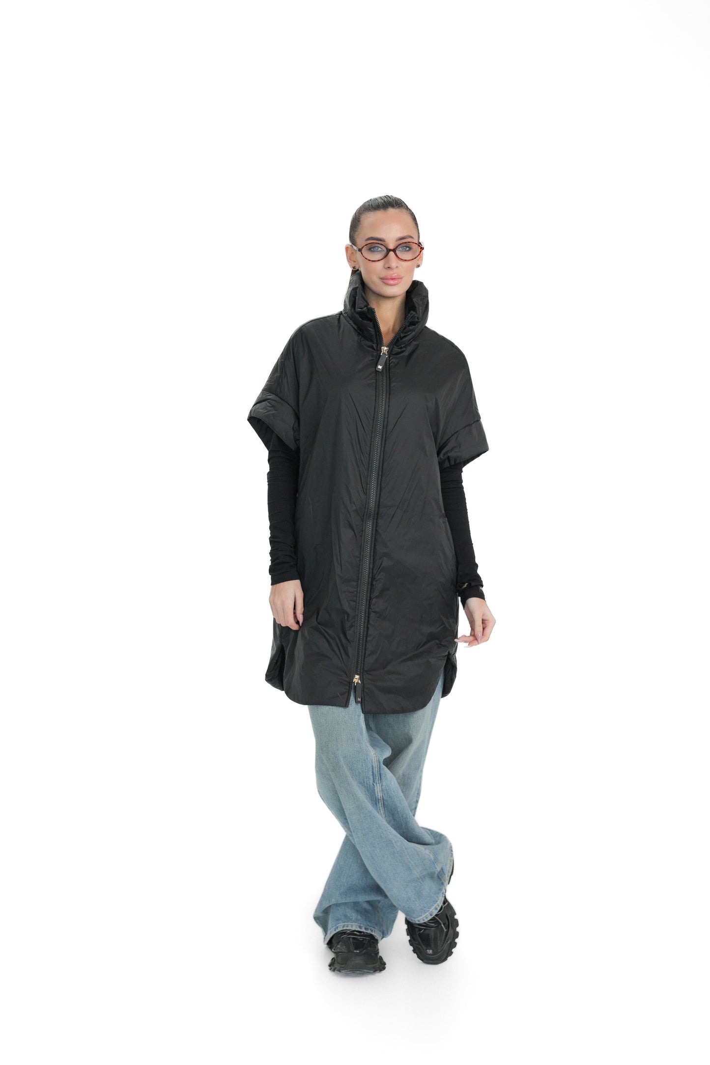 Emery Relaxed Fit Vest in Black