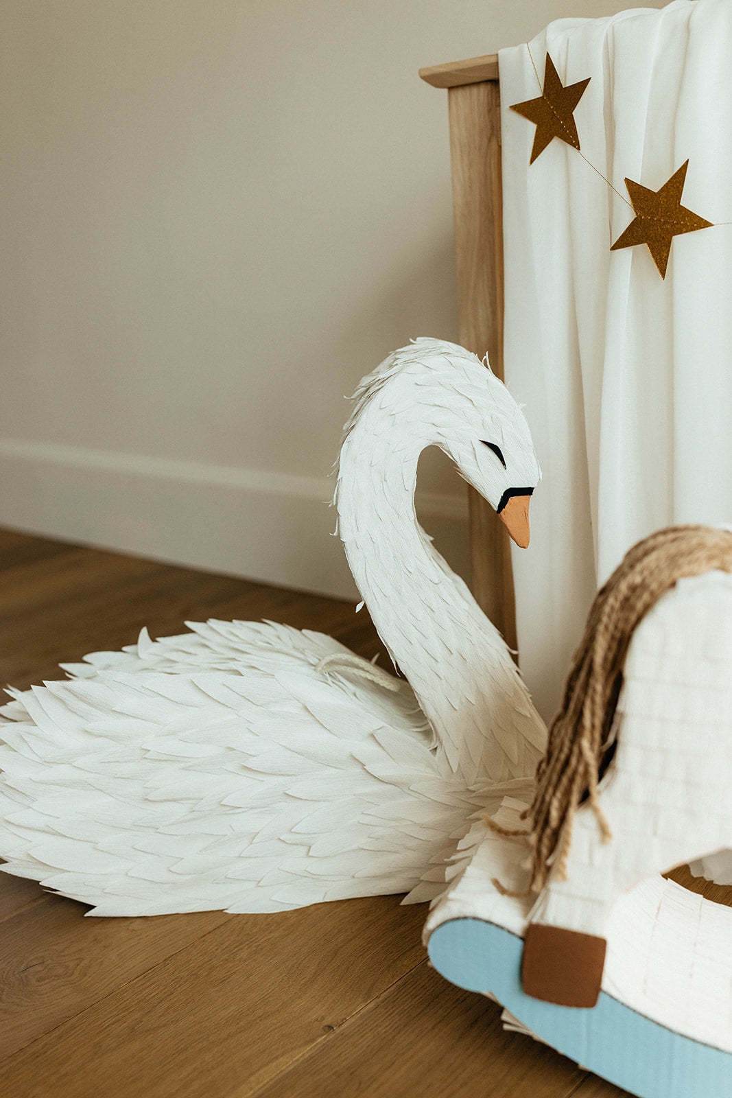 𦢠Swan Princess PiƱata ā Handcrafted Elegant Swan PiƱata for Princess Parties, Baby Showers & Fairytale Celebrations