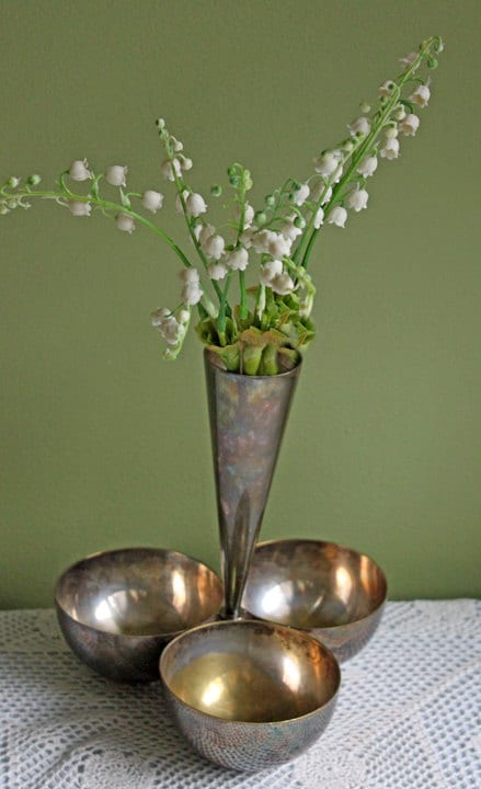 Silver Plated Cluster of Three Serving Bowls with Vase in Center - by Mesa, Italy