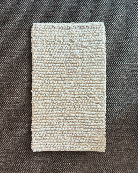 Fatima Bobble Wool Area Rug in White 2.5ft by 4ft