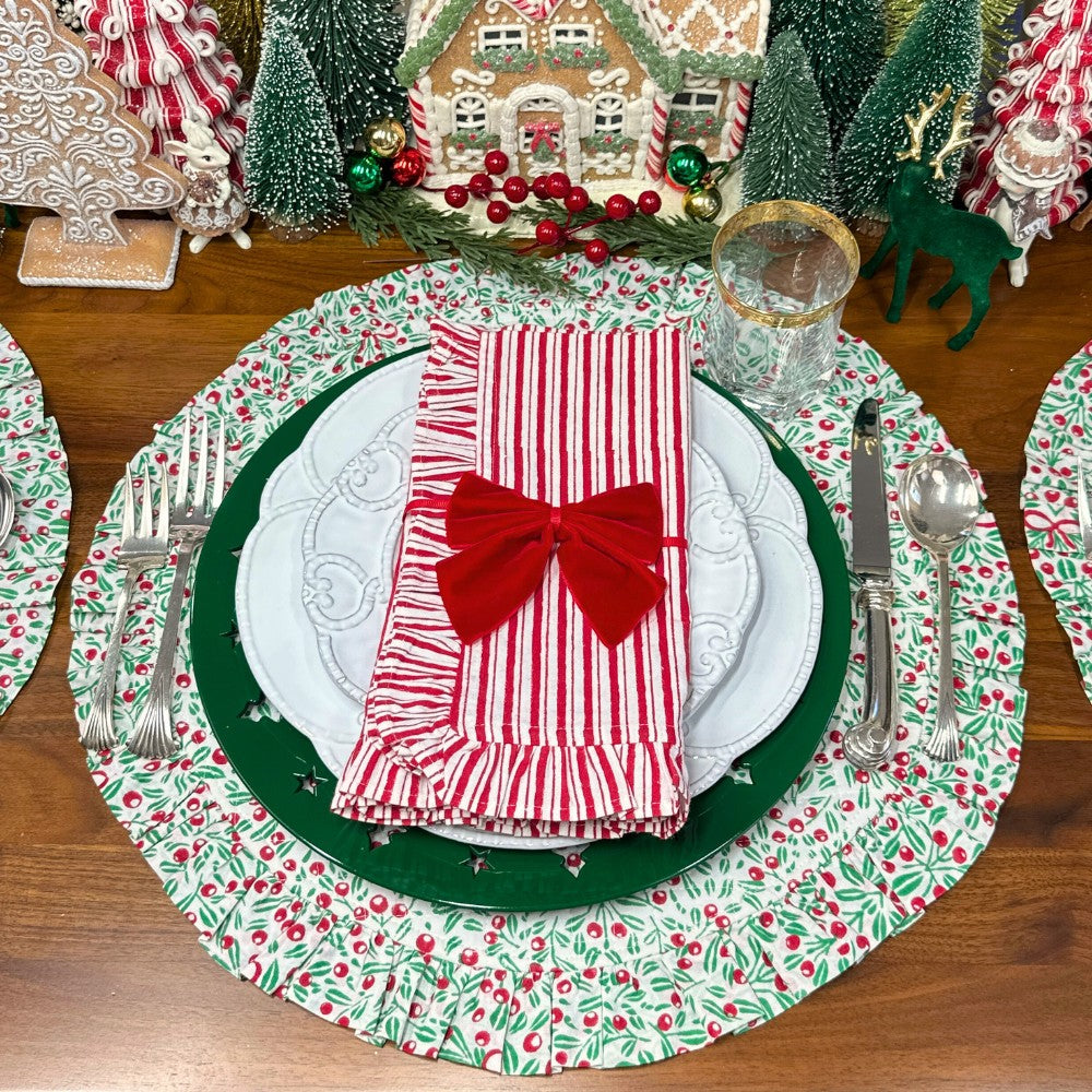 The Mistletoe & Bows Quilted Ruffle Charger - Set of 4