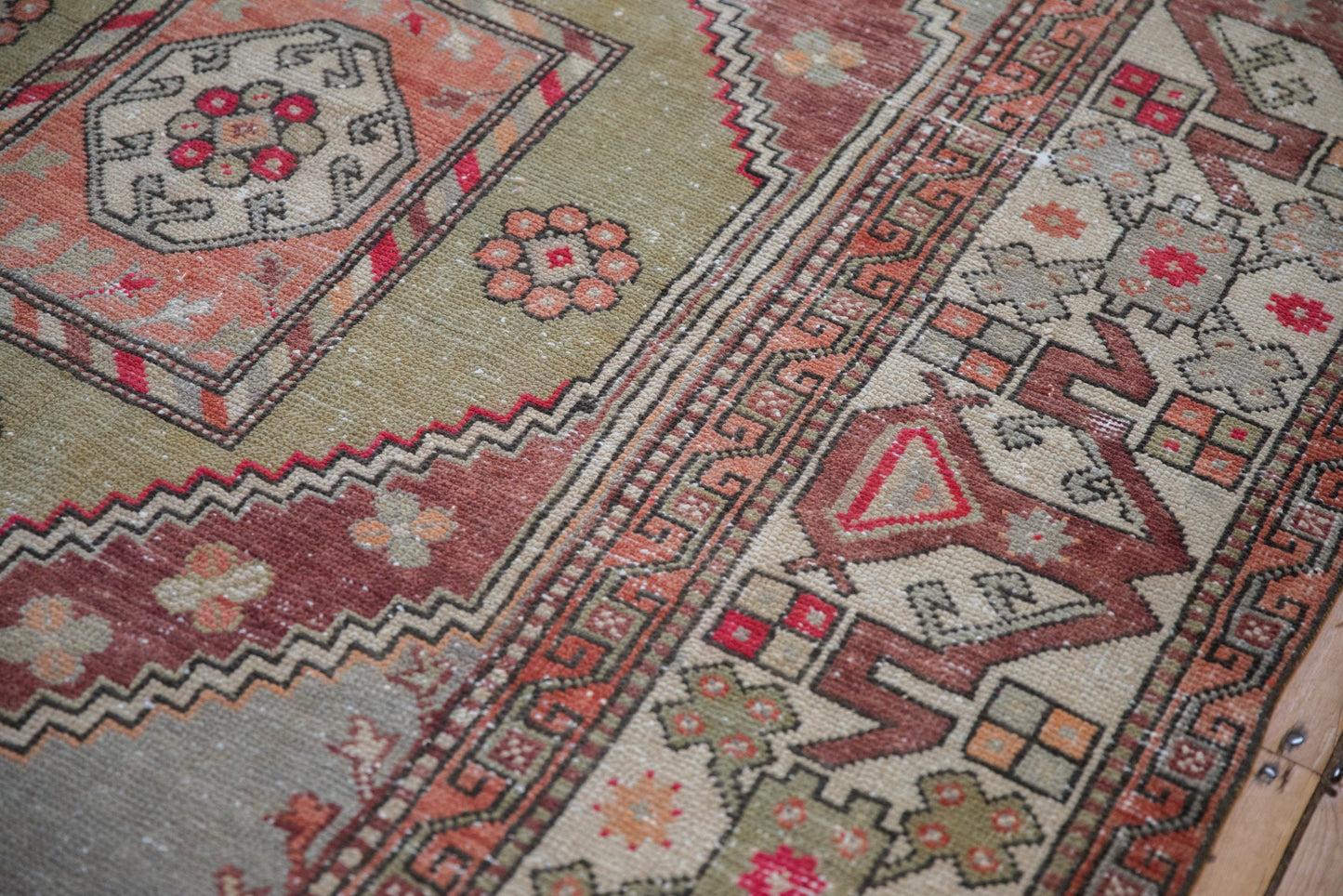 5.5x8.5 Vintage Distressed Oushak Carpet