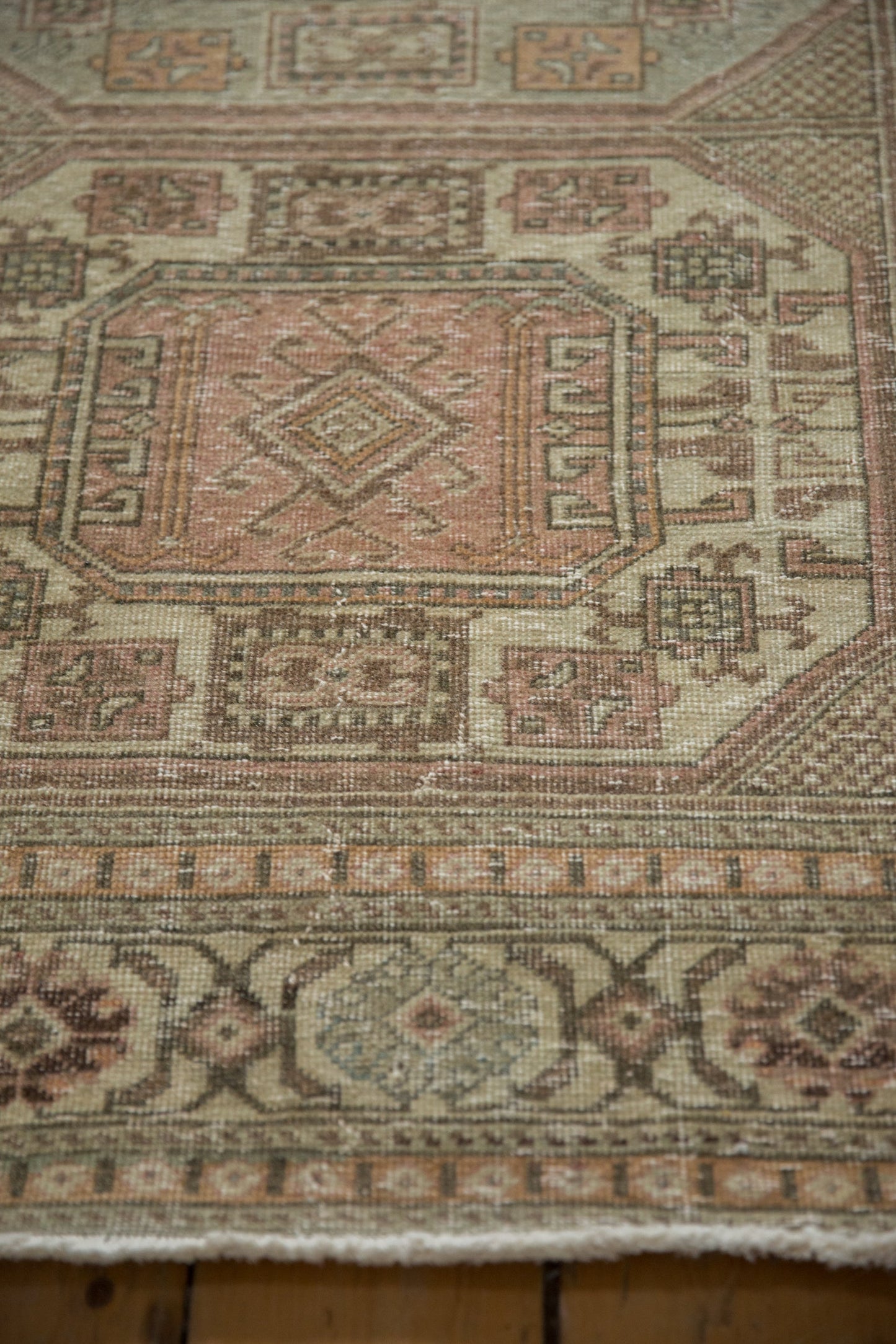 6.5x9.5 Vintage Distressed Sparta Carpet