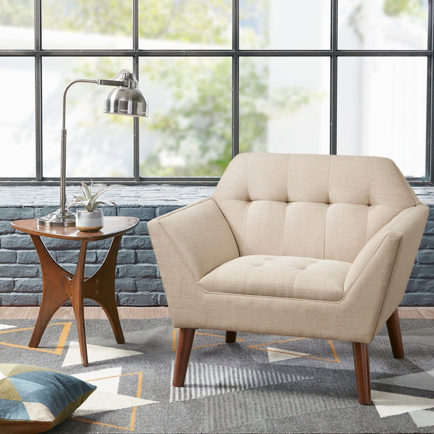 ***Modern Lounge Chair With Button Tufting