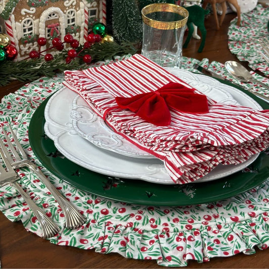 The Mistletoe & Bows Quilted Ruffle Charger - Set of 4
