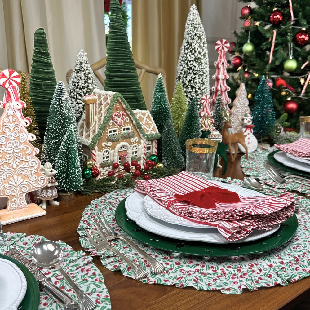 The Mistletoe & Bows Quilted Ruffle Charger - Set of 4