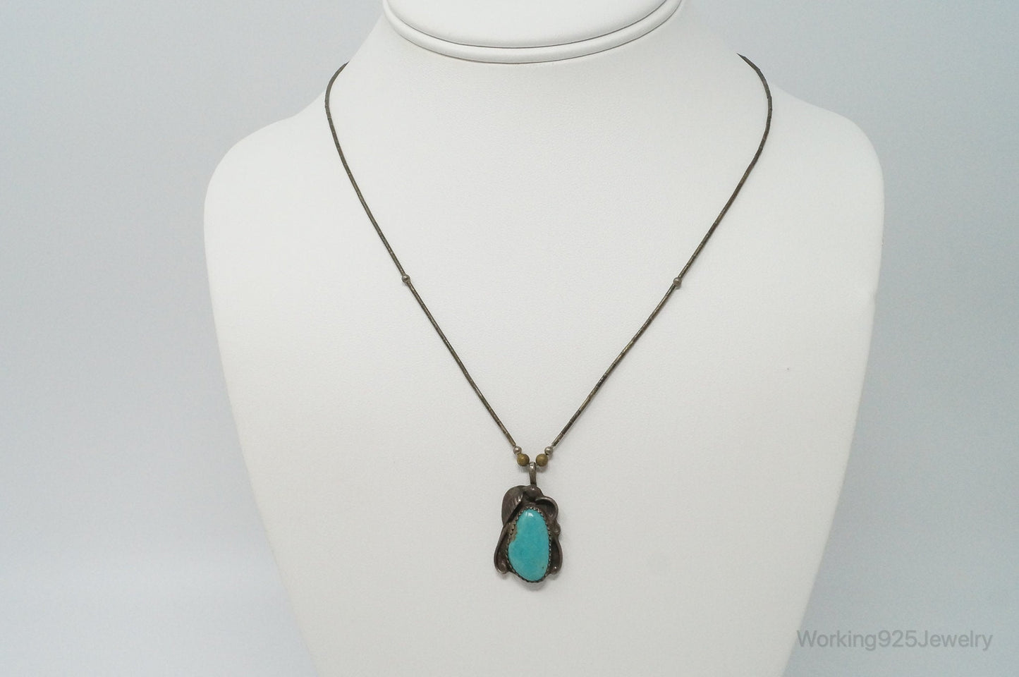 Vintage Native American Unsigned Turquoise Sterling Silver Necklace