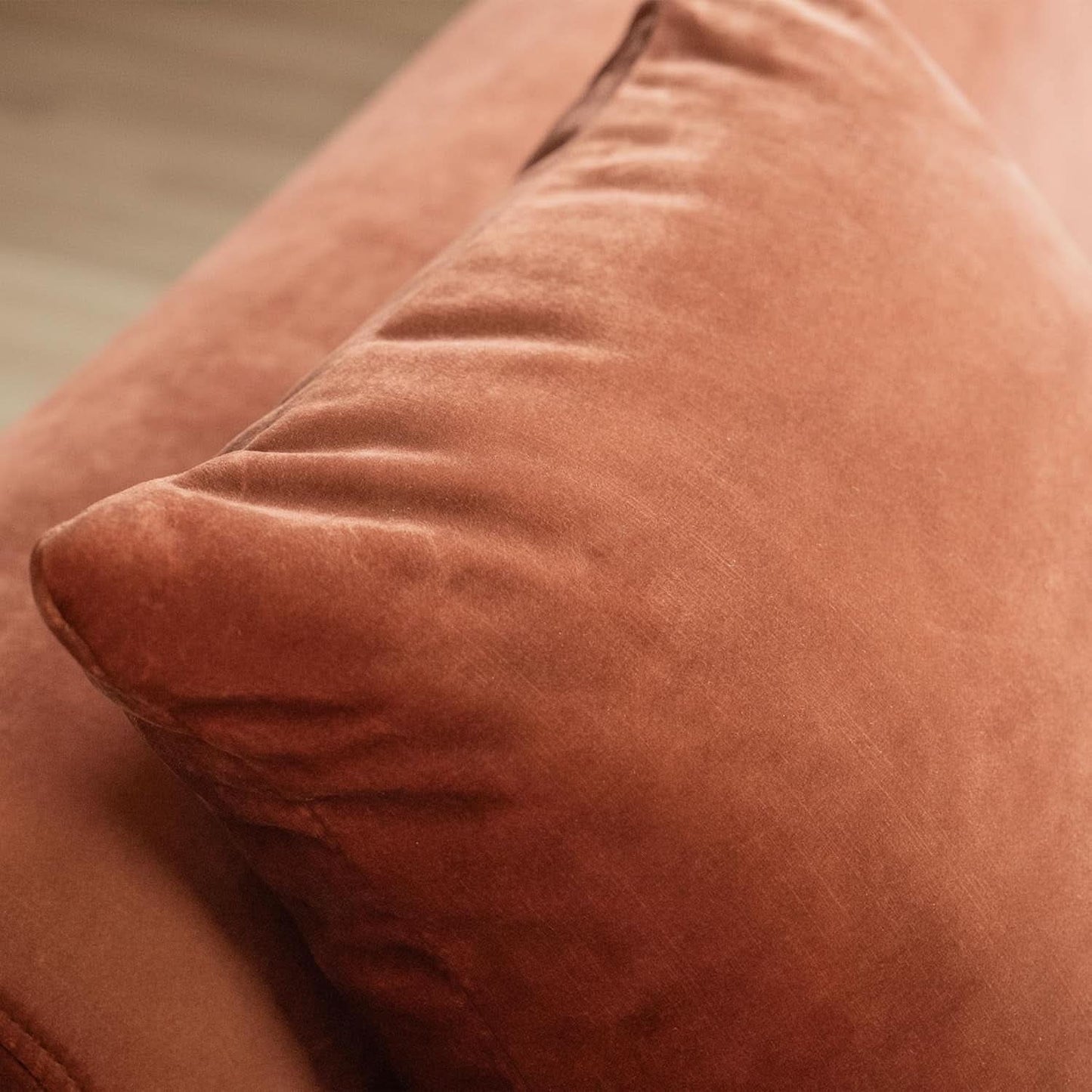 ** Modern Velvet 3-Seater Sofa in Tangerine with Curved Back Design