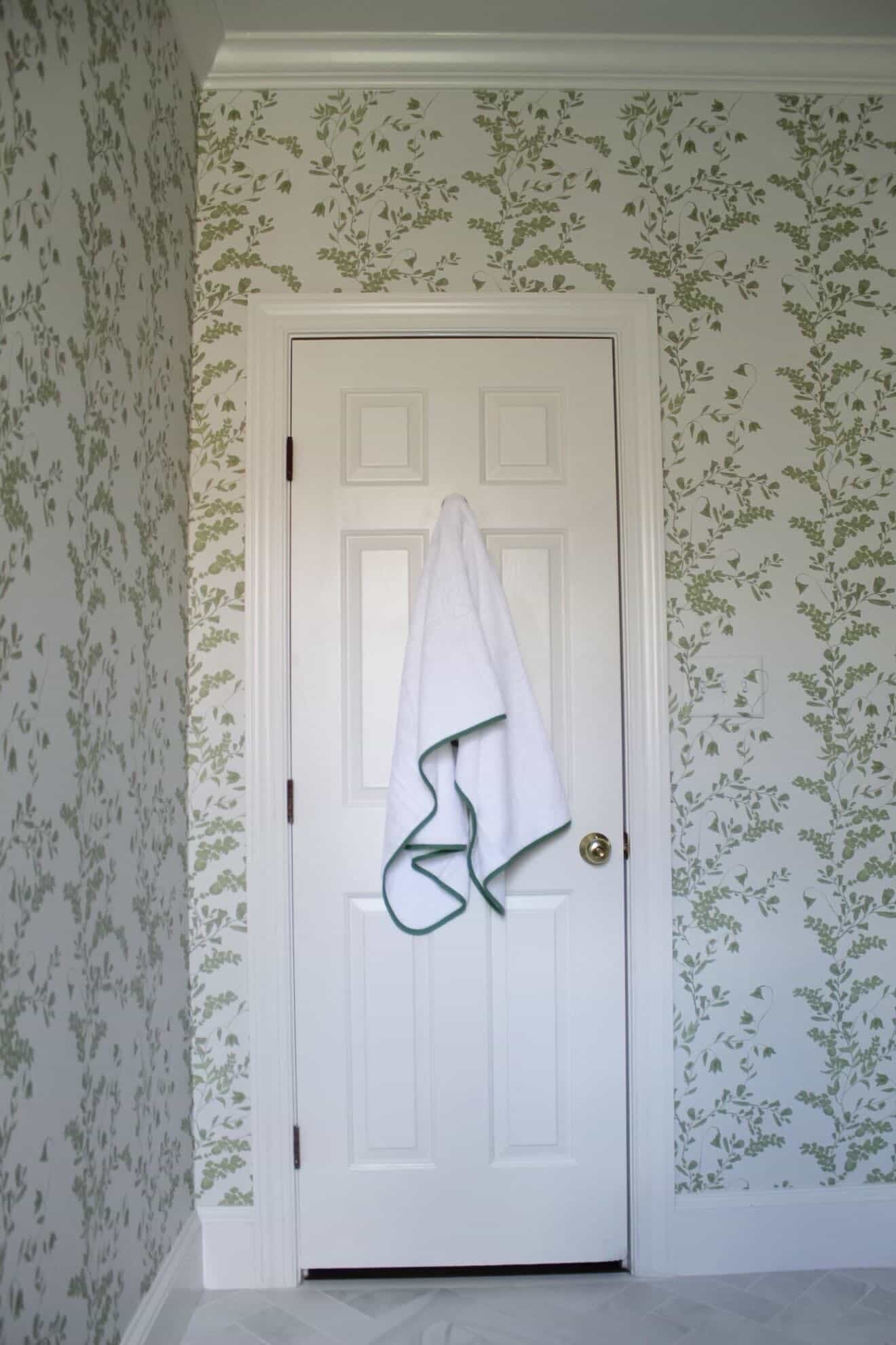 Ruth in Green Wallpaper