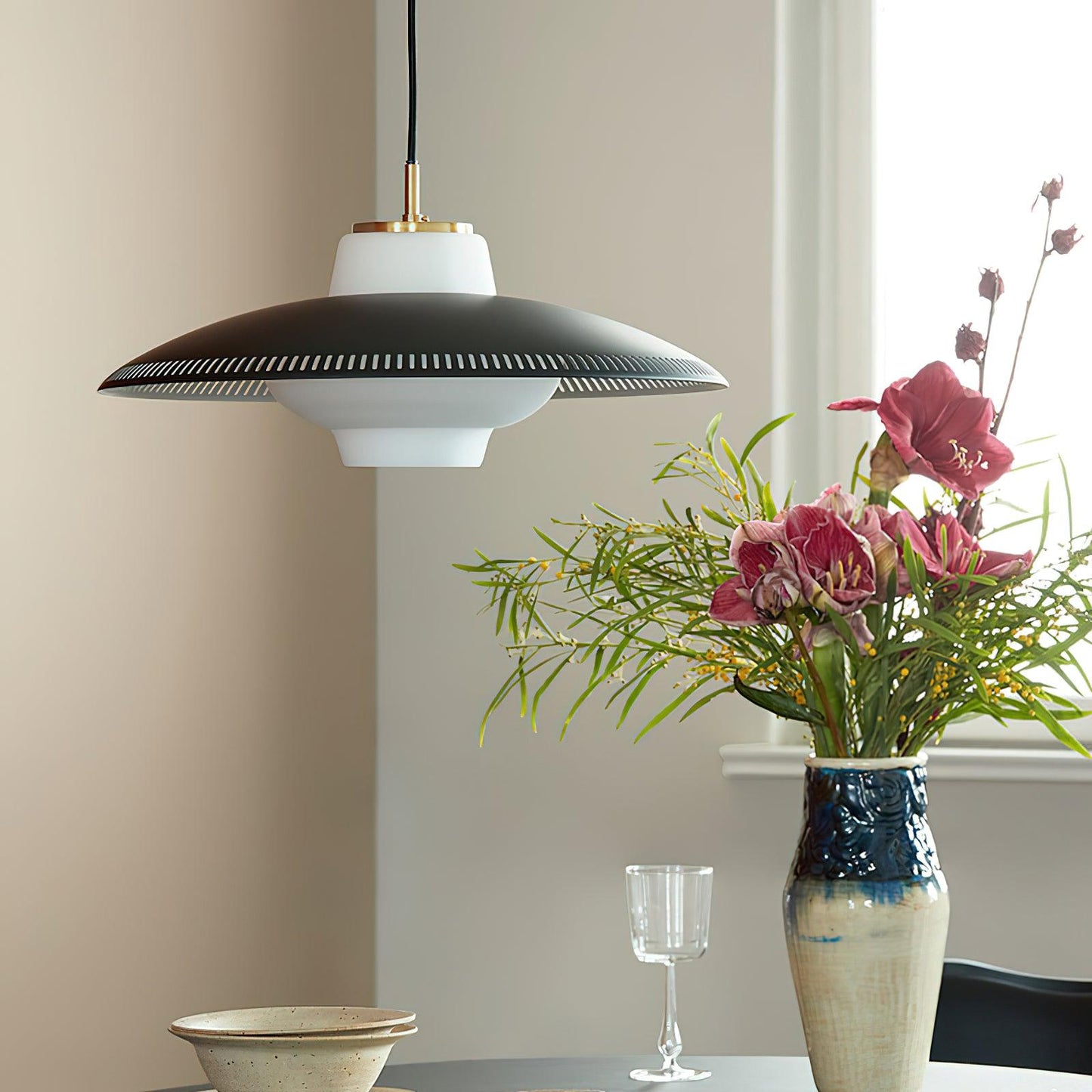 Alien Frisbee Pendant Lamp 17.7"