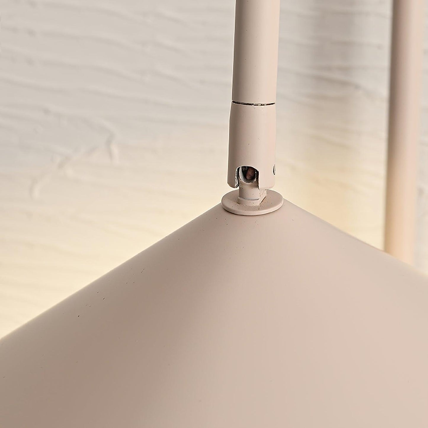 Sway Wall Lamp