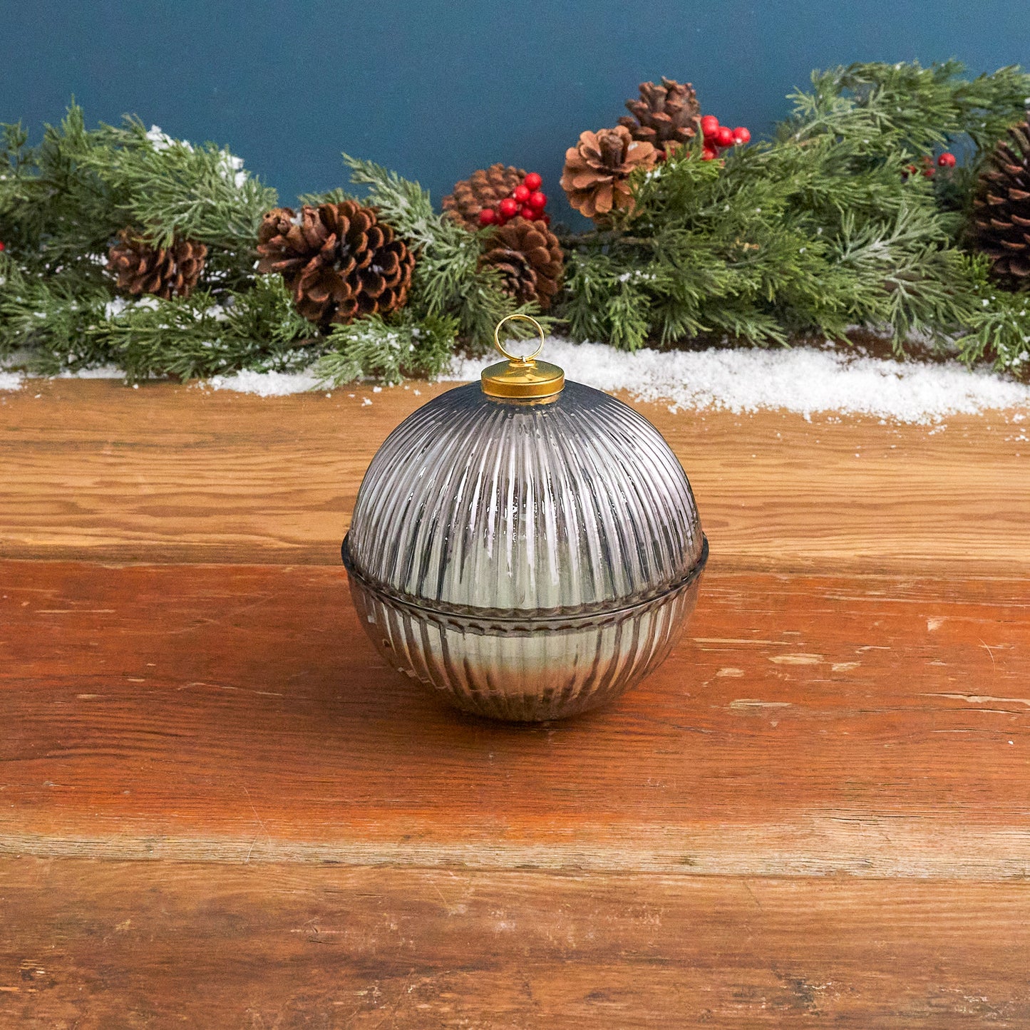 Onyx Luster Ornament Candle, Snowfall