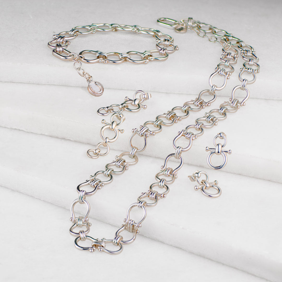 Chapelle - Horseshoe Link Equestrian Necklace in Silver