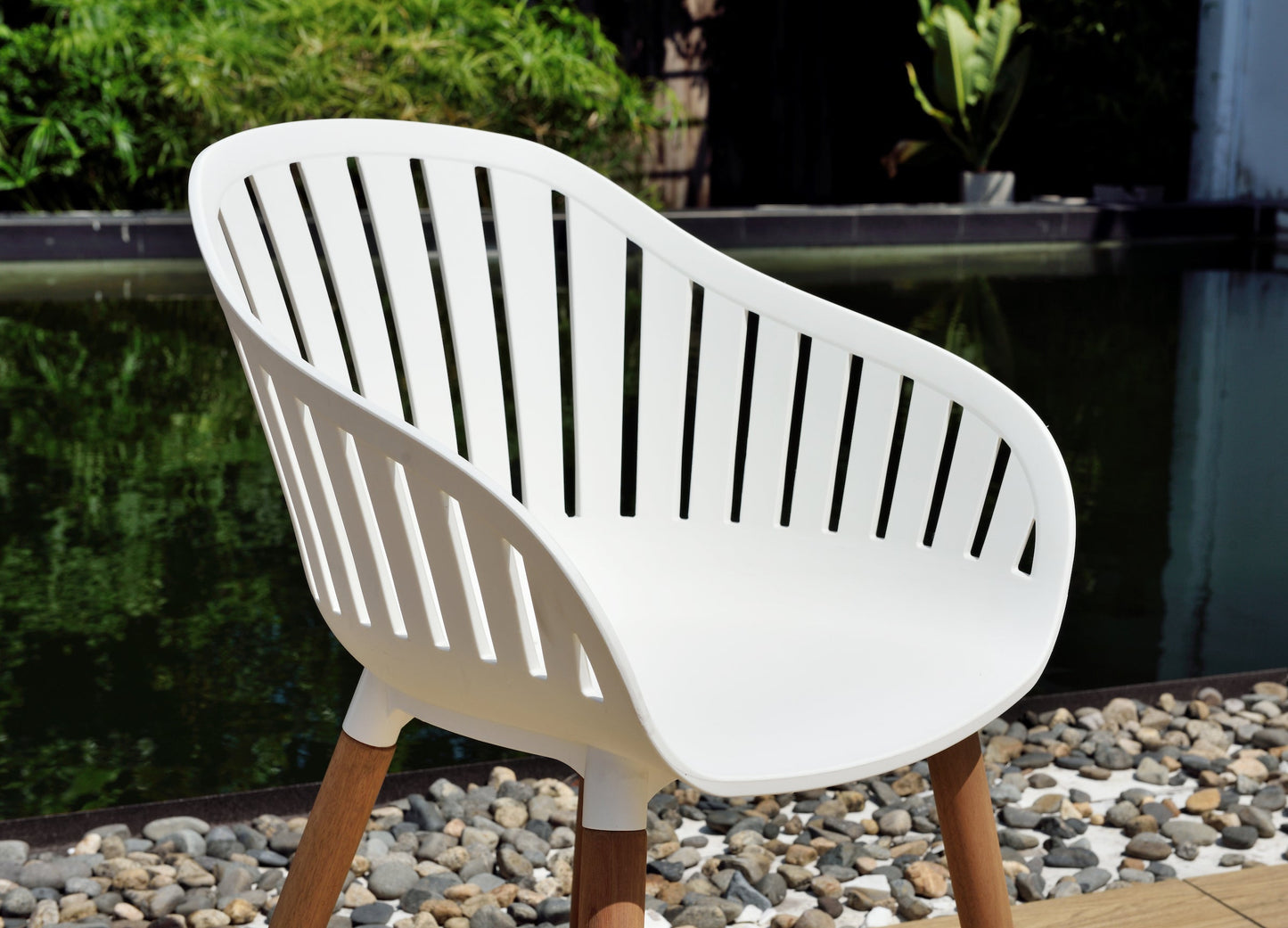 ** Leyland Table and Nassau White Armchairs Dining Set