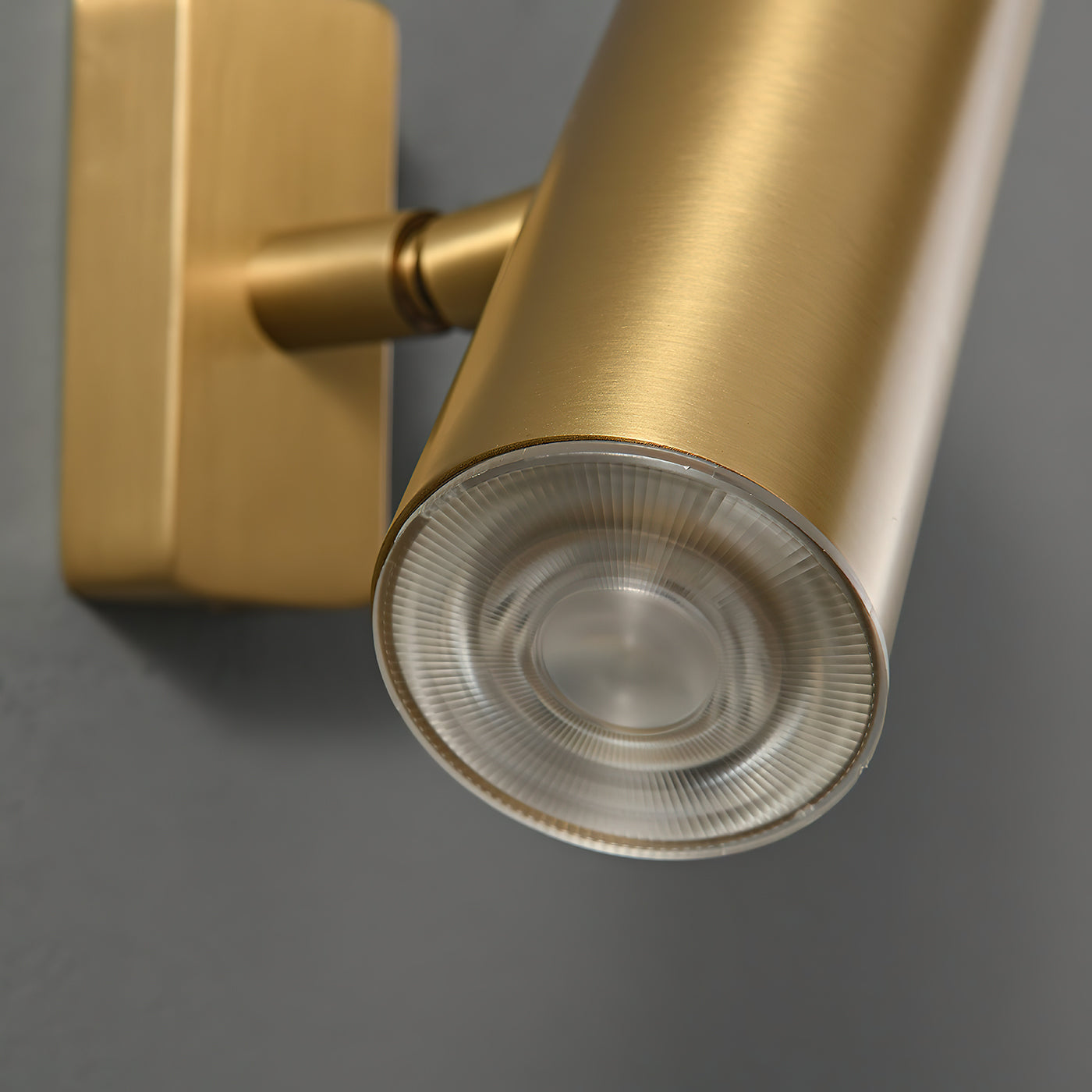 Champeaux Wall Lamp