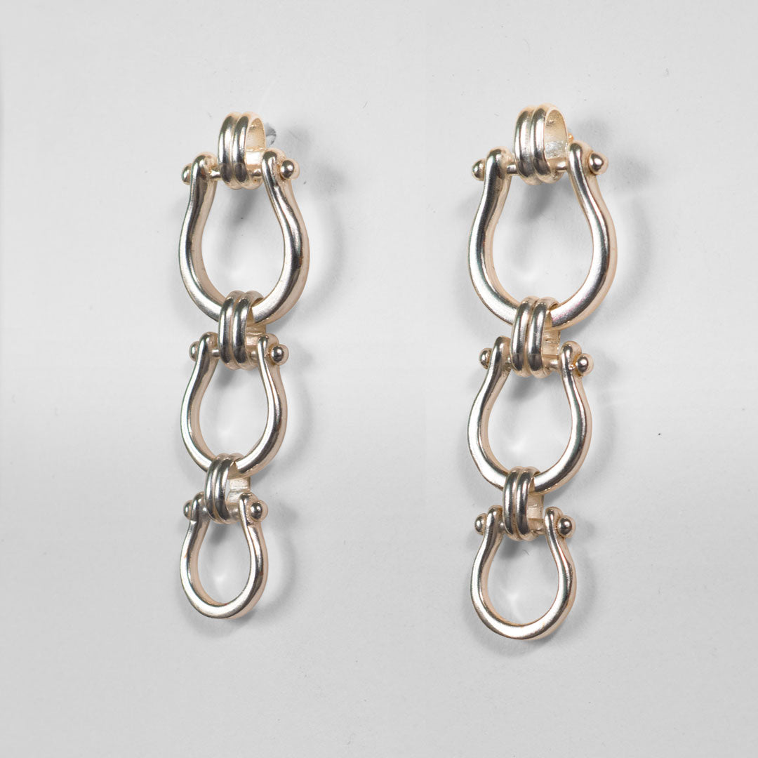 Chapelle - Horseshoe Link Earring in Silver