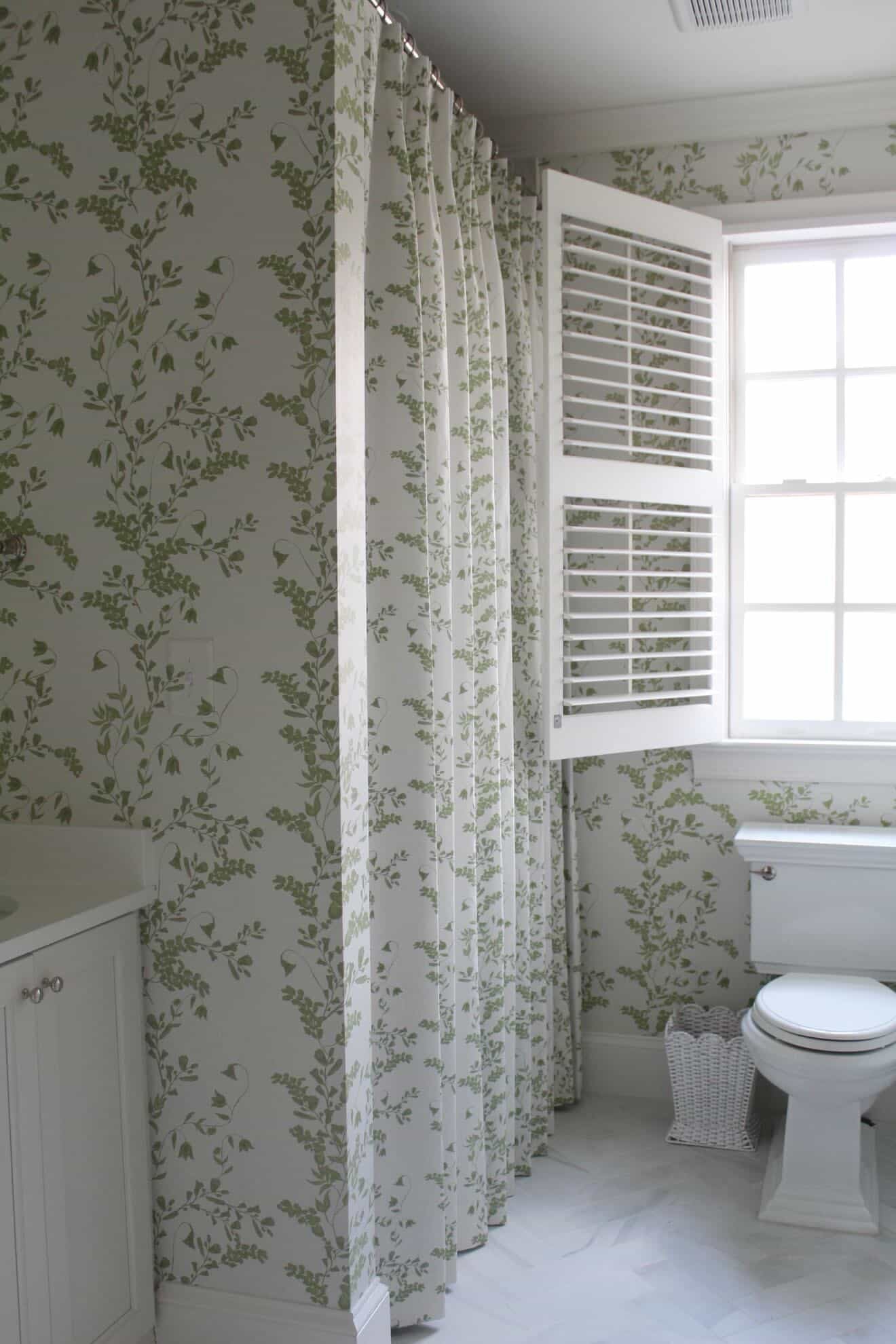 Ruth in Green Wallpaper