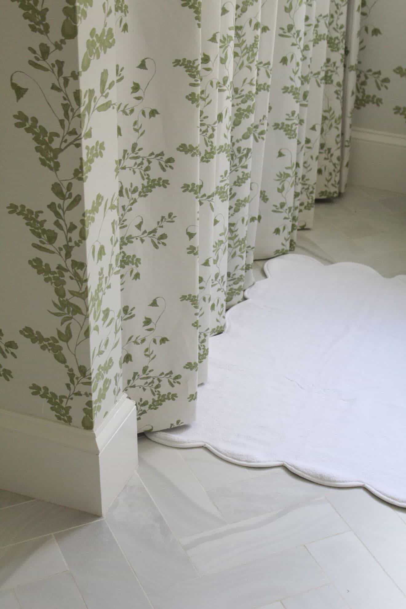 Ruth in Green Wallpaper