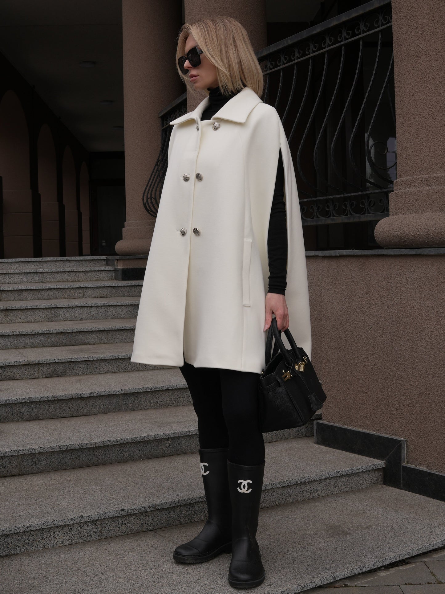 Paris Cashmere Bland Cape in Ivory