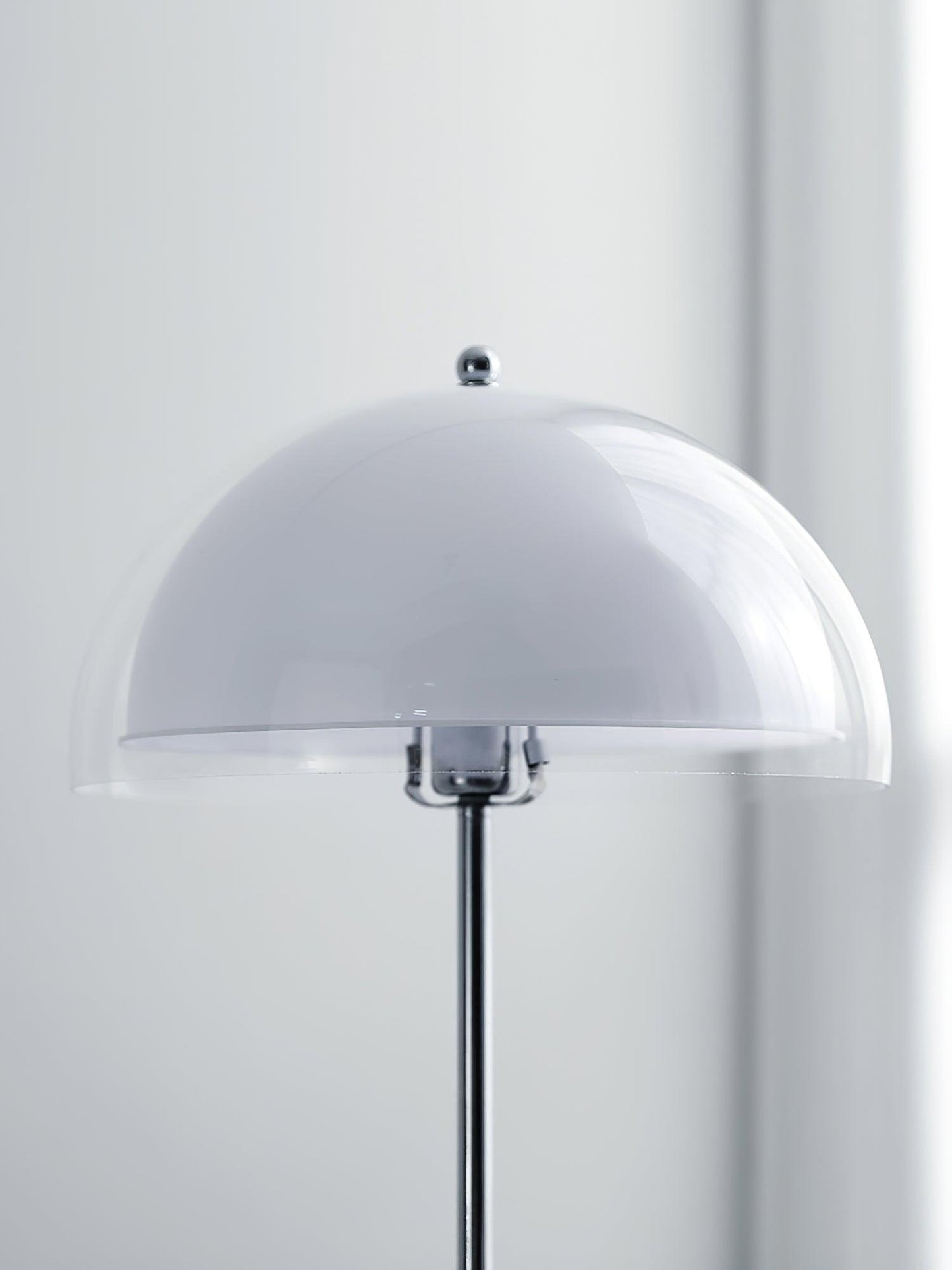 Edinburgh Floor Lamp 13.8"
