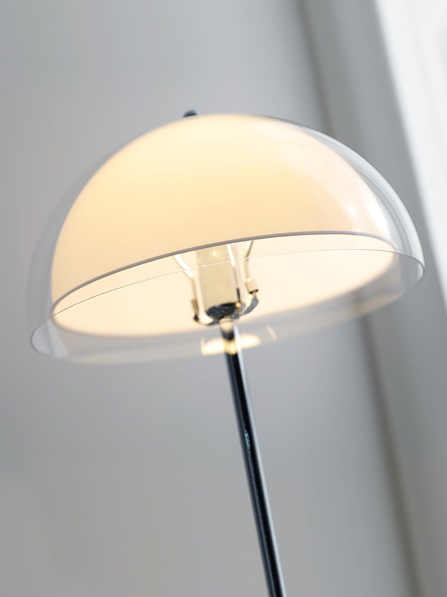 Edinburgh Floor Lamp 13.8"