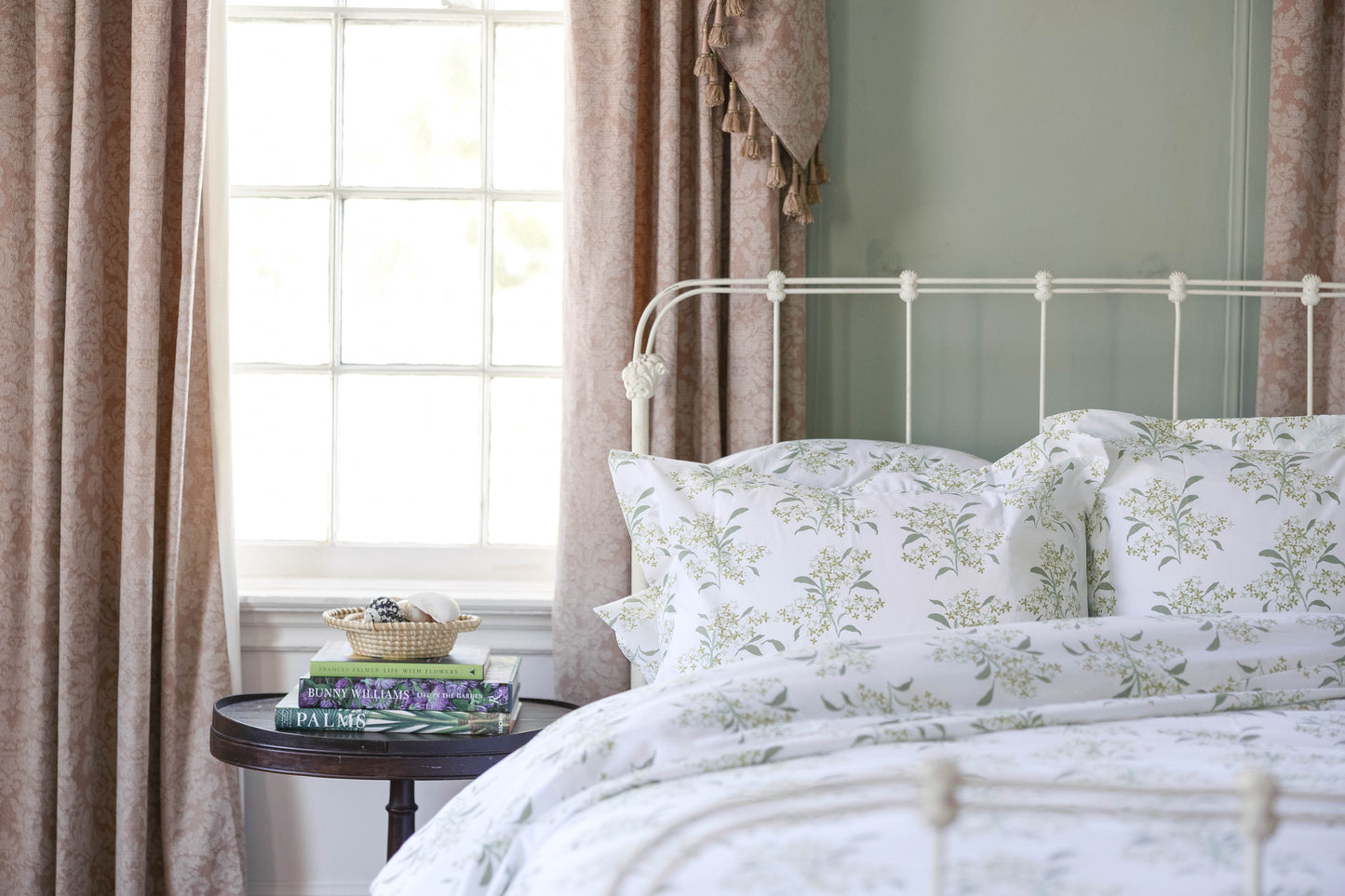 Lilac in Green Sheet Set