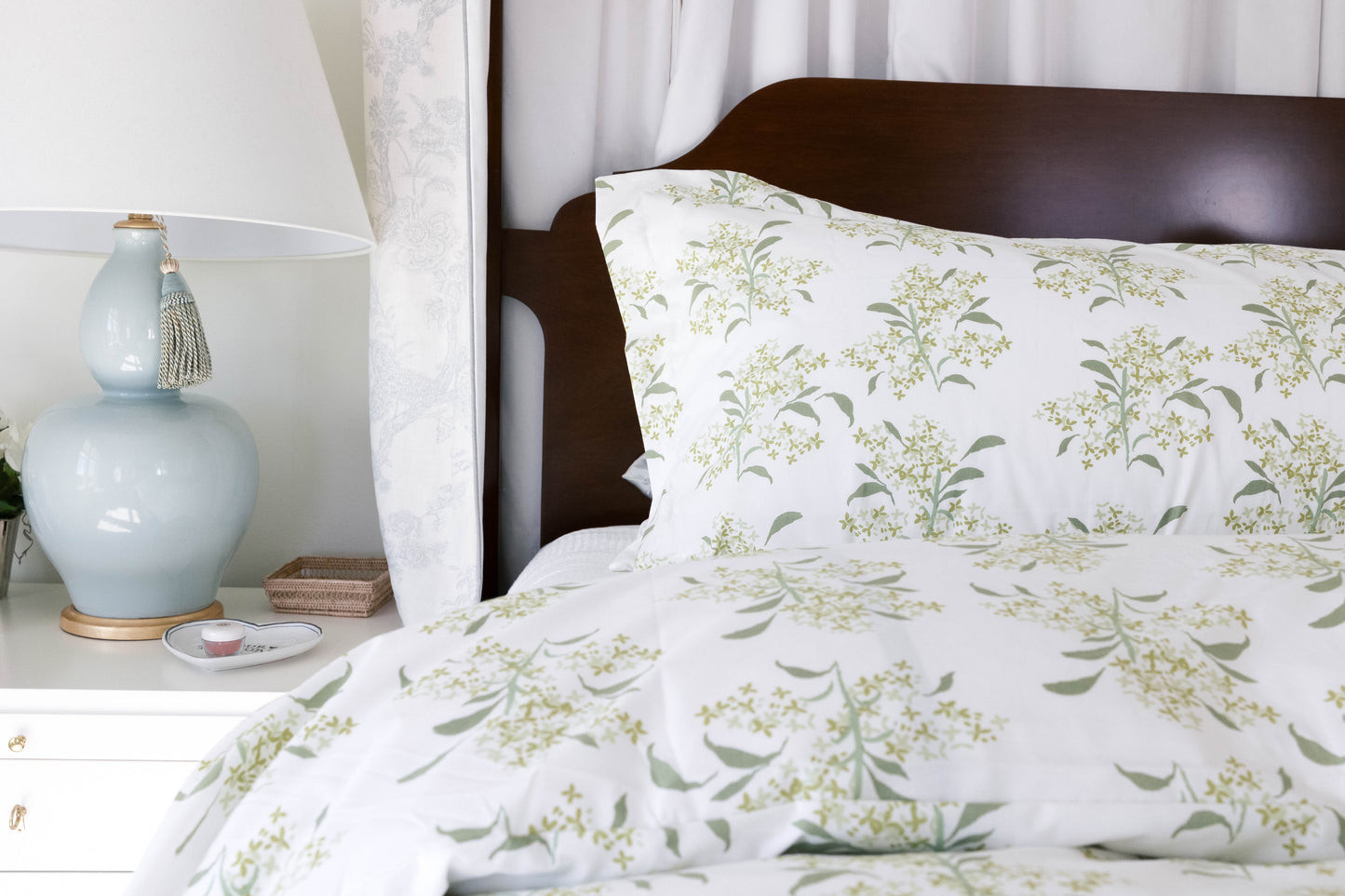 Lilac in Green Sheet Set