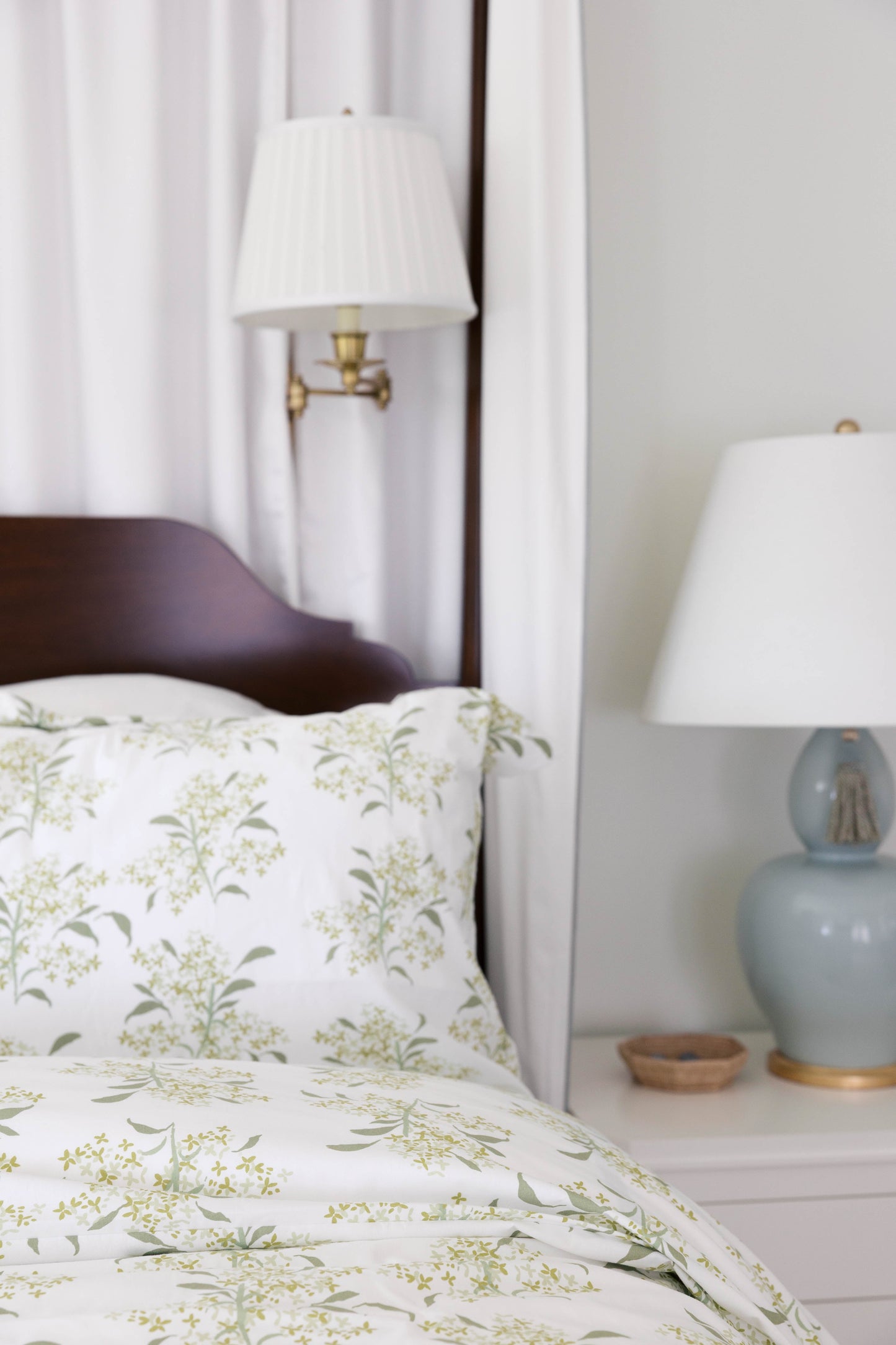 Lilac in Green Flat Sheet