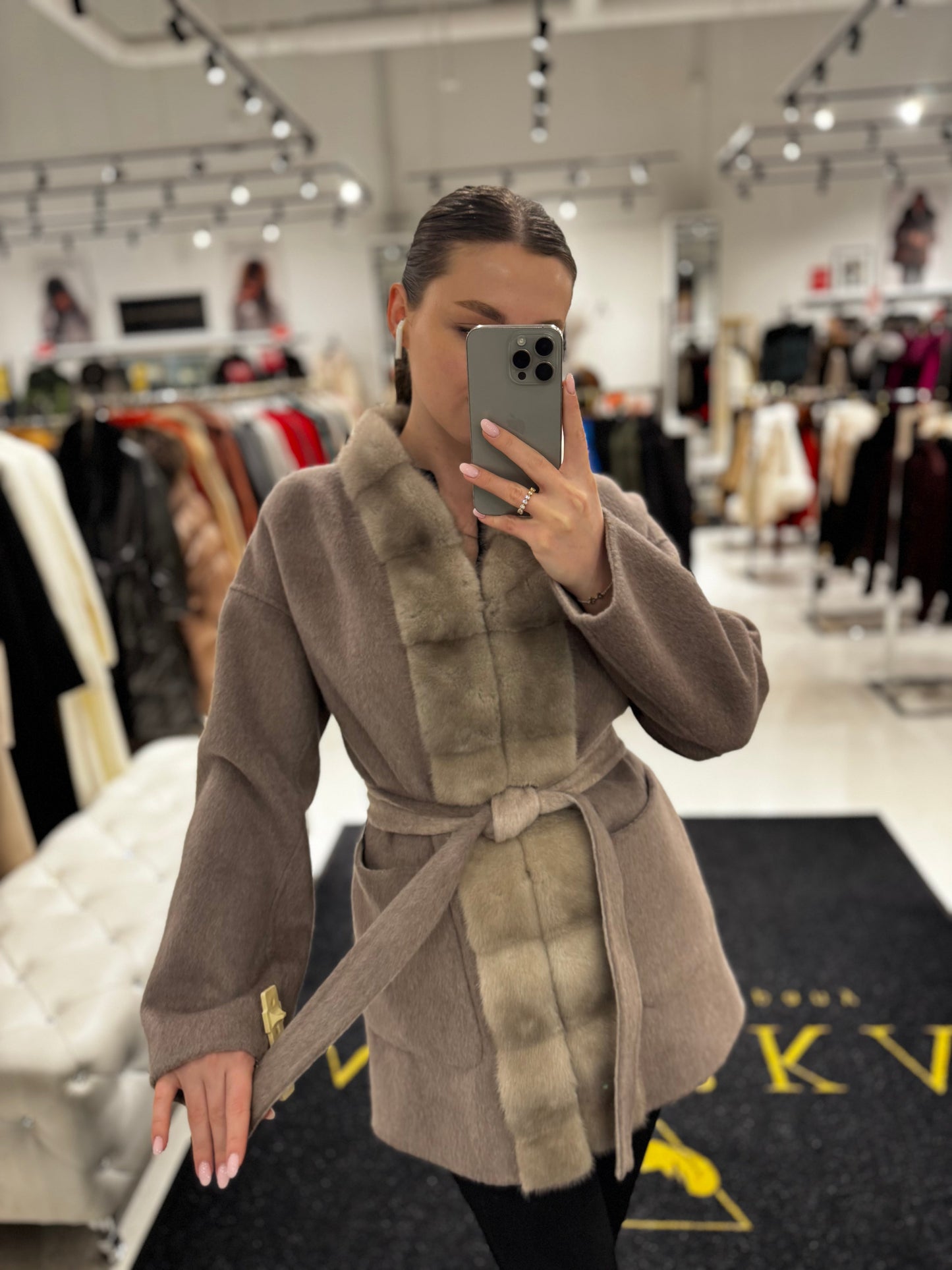 ⇆ Reversible Genuine Mink Fur Virgin Wool Coat