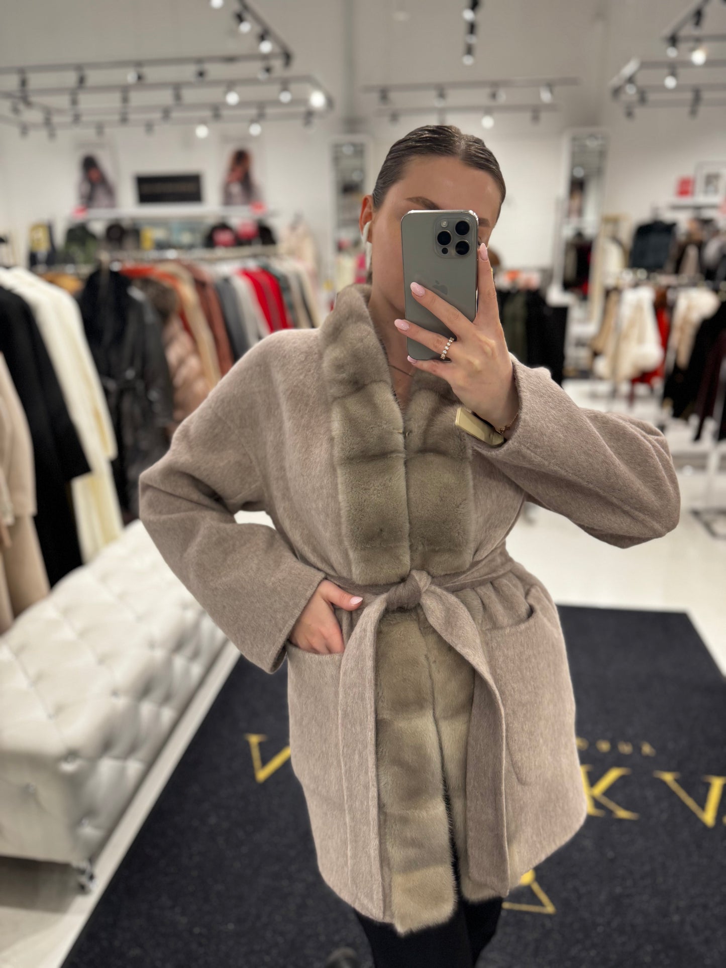 ⇆ Reversible Genuine Mink Fur Virgin Wool Coat