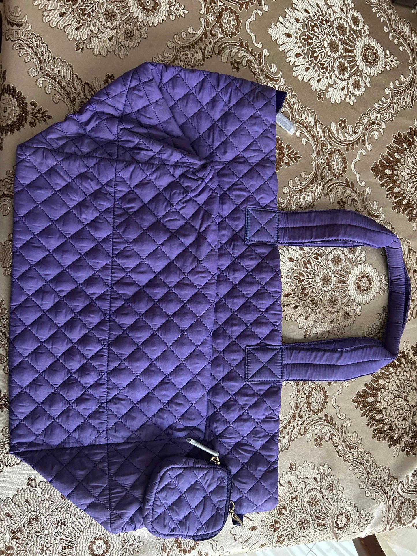 Alyssa Jumbo Quilted Nylon Tote – Lightweight, Spacious & Travel-Ready
