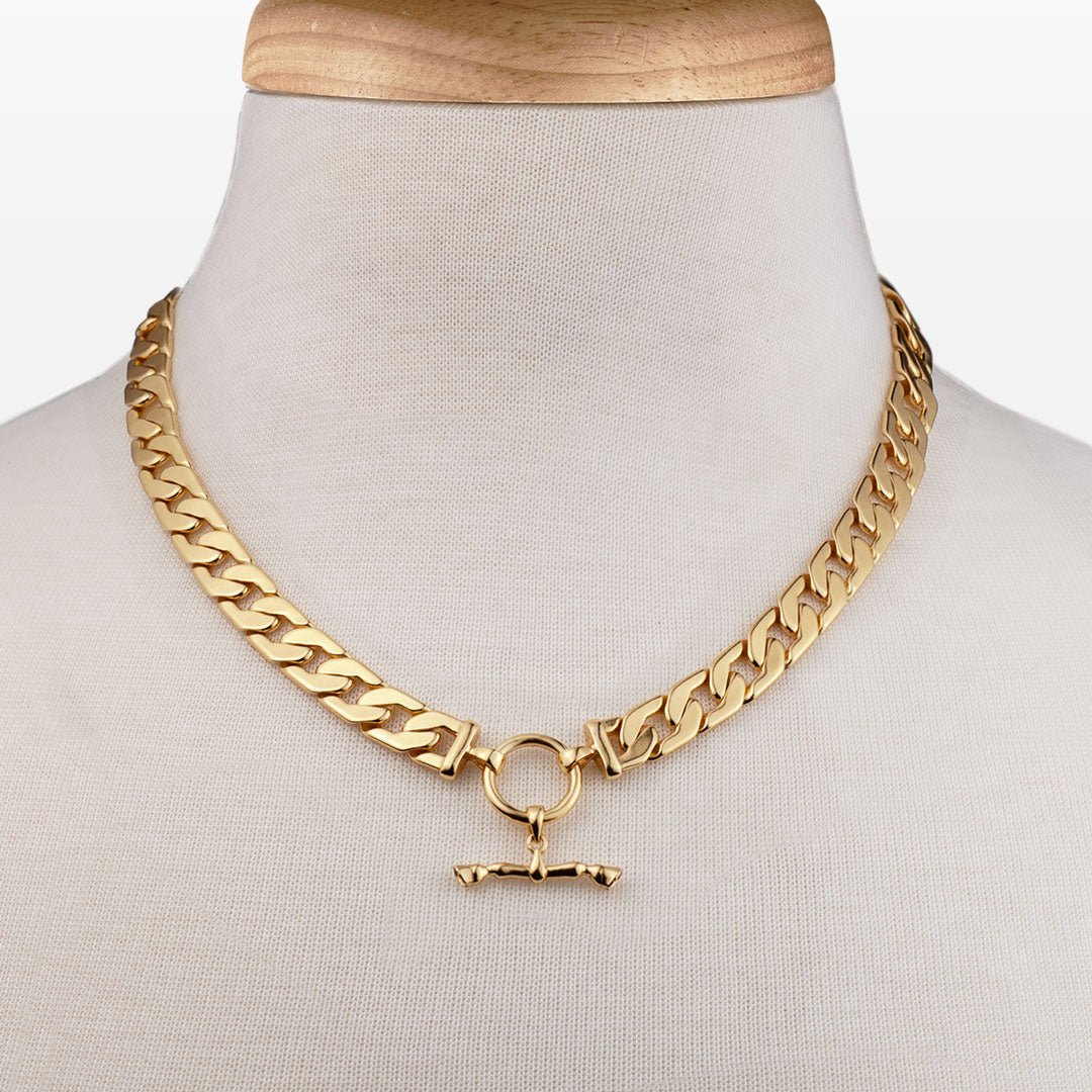 Cadence - Equestrian Curb Chain T-Bar Necklace in Gold