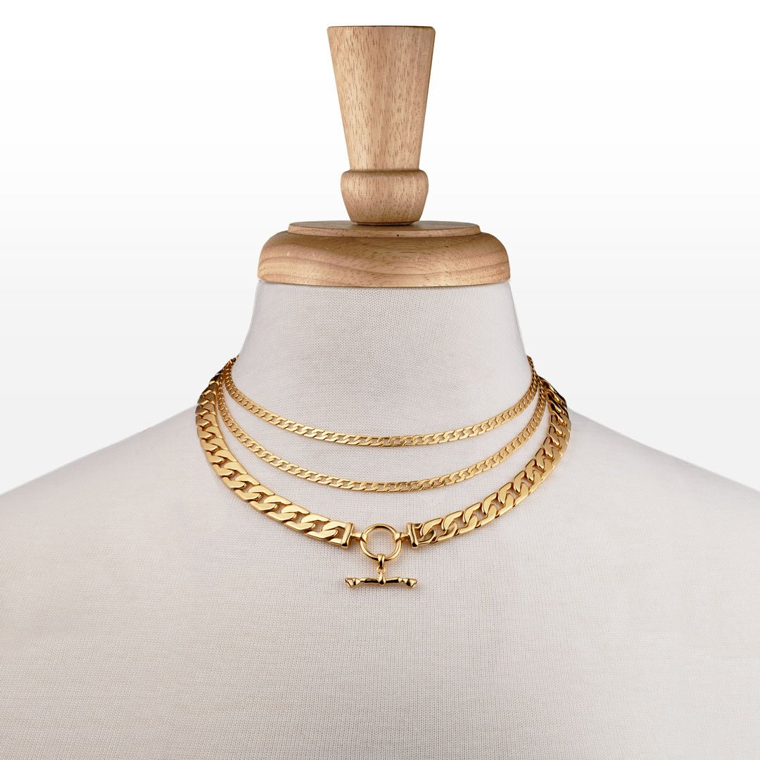 Cadence - Equestrian Curb Chain T-Bar Necklace in Gold