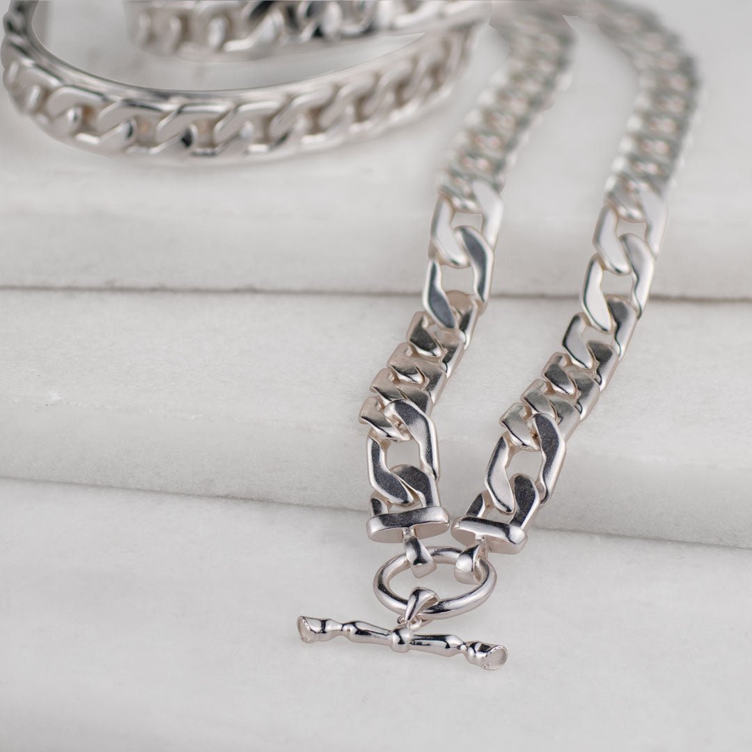 Cadence - Equestrian Curb Chain T-Bar Necklace in Silver