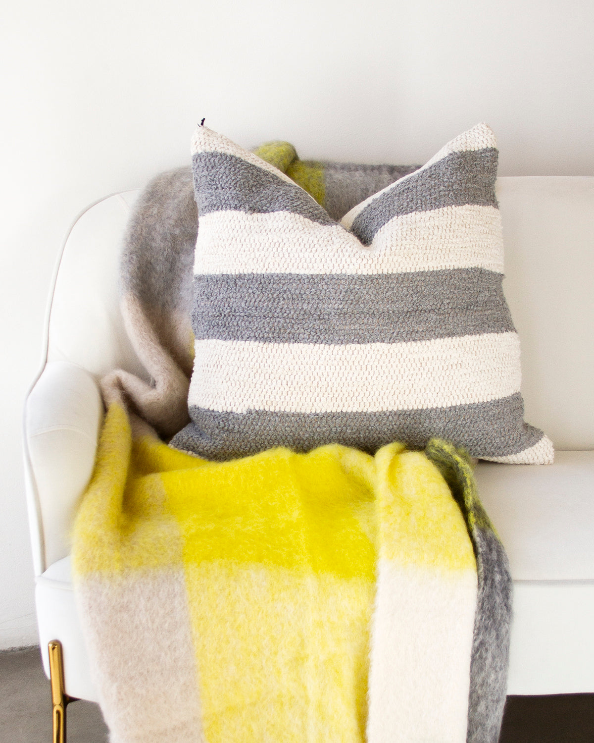 Casa Cubista Striped Pillow - Gray