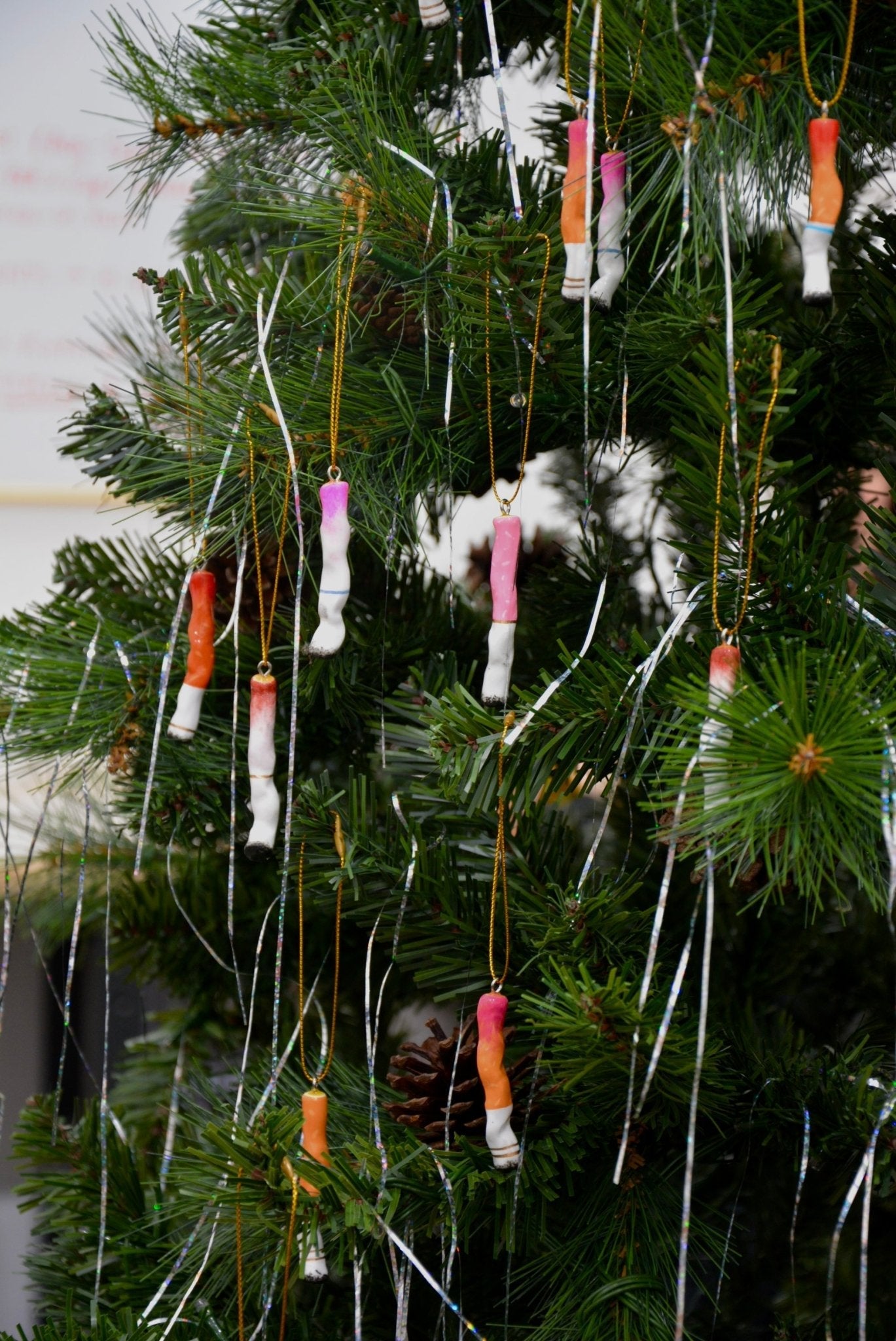 CIGARETTE ORNAMENT