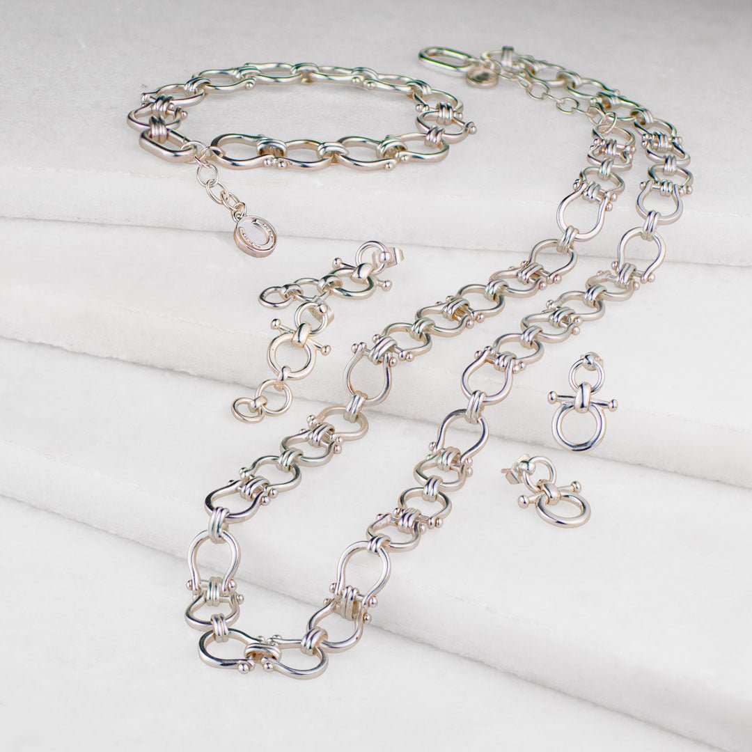 Chapelle - Horseshoe Link Earring in Silver