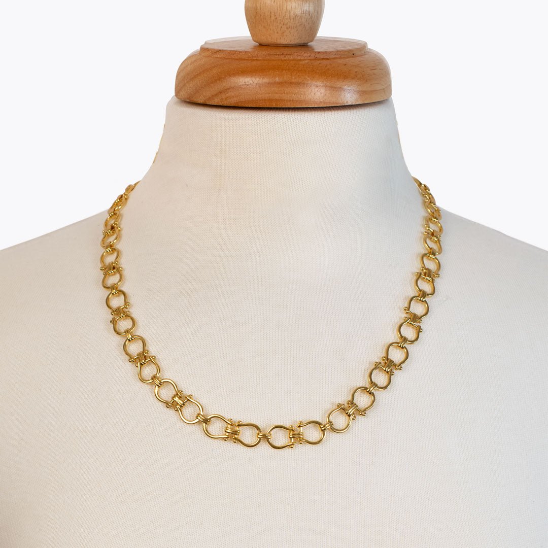 Chapelle - Horseshoe Link Equestrian Necklace in Gold