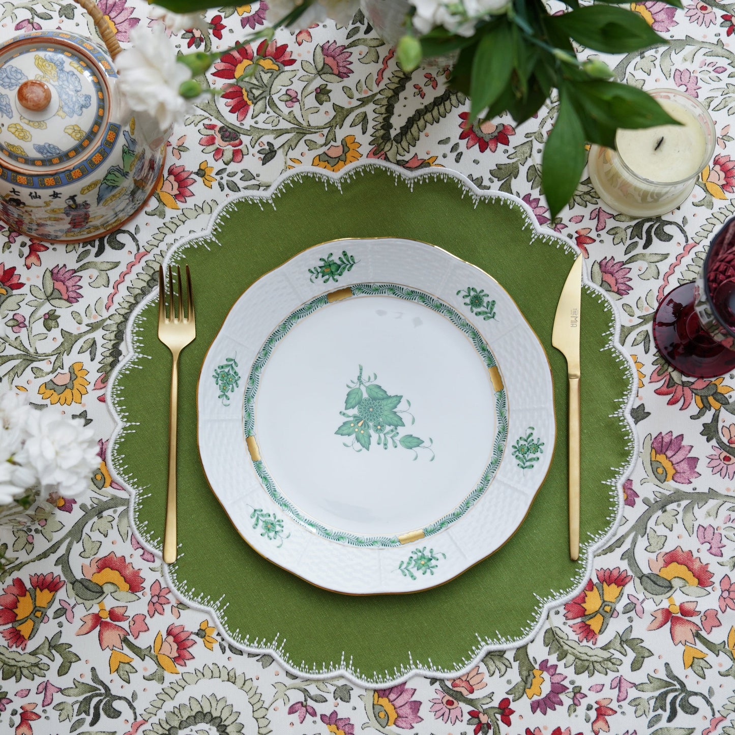 CLOVER GREEN ROUND FABRIC PLACEMAT (Set Of 4)