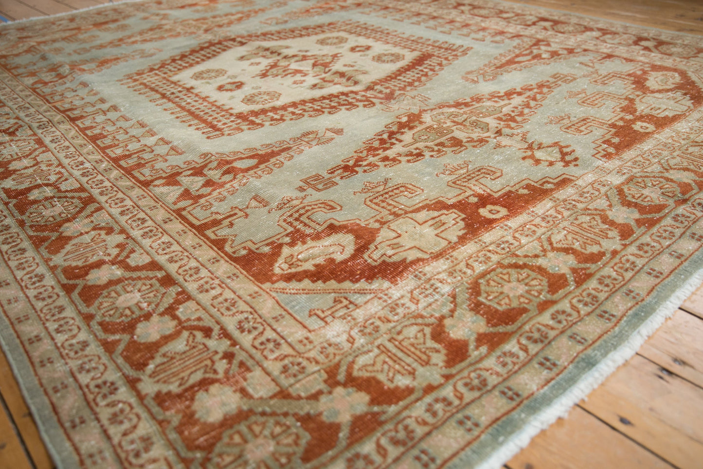 7.5x9.5 Vintage Distressed Veece Carpet