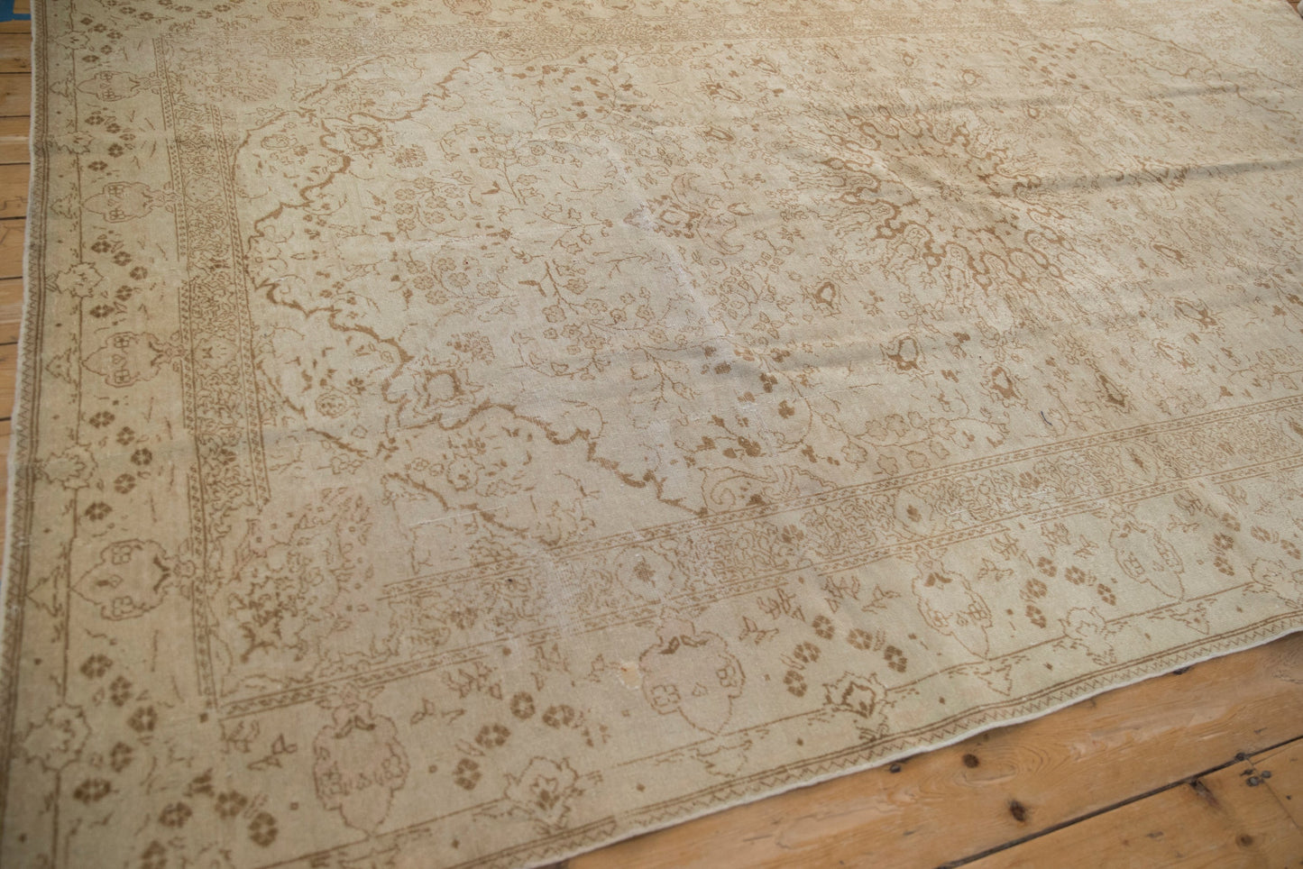6.5x10 Vintage Distressed Kaisary Carpet