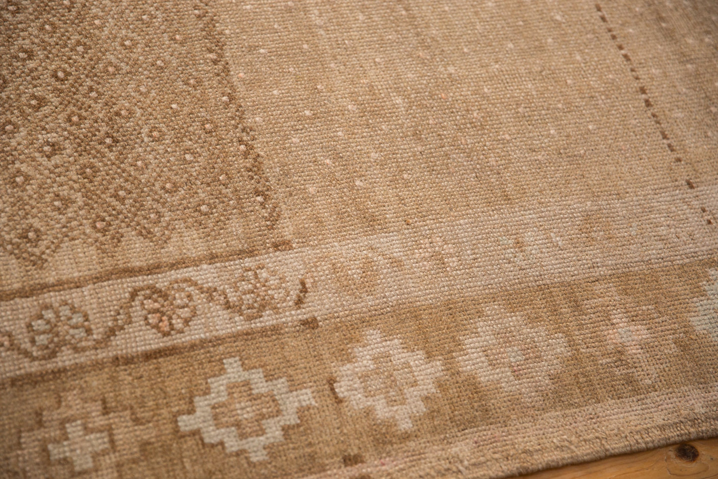 7.5x12 Vintage Distressed Kars Carpet