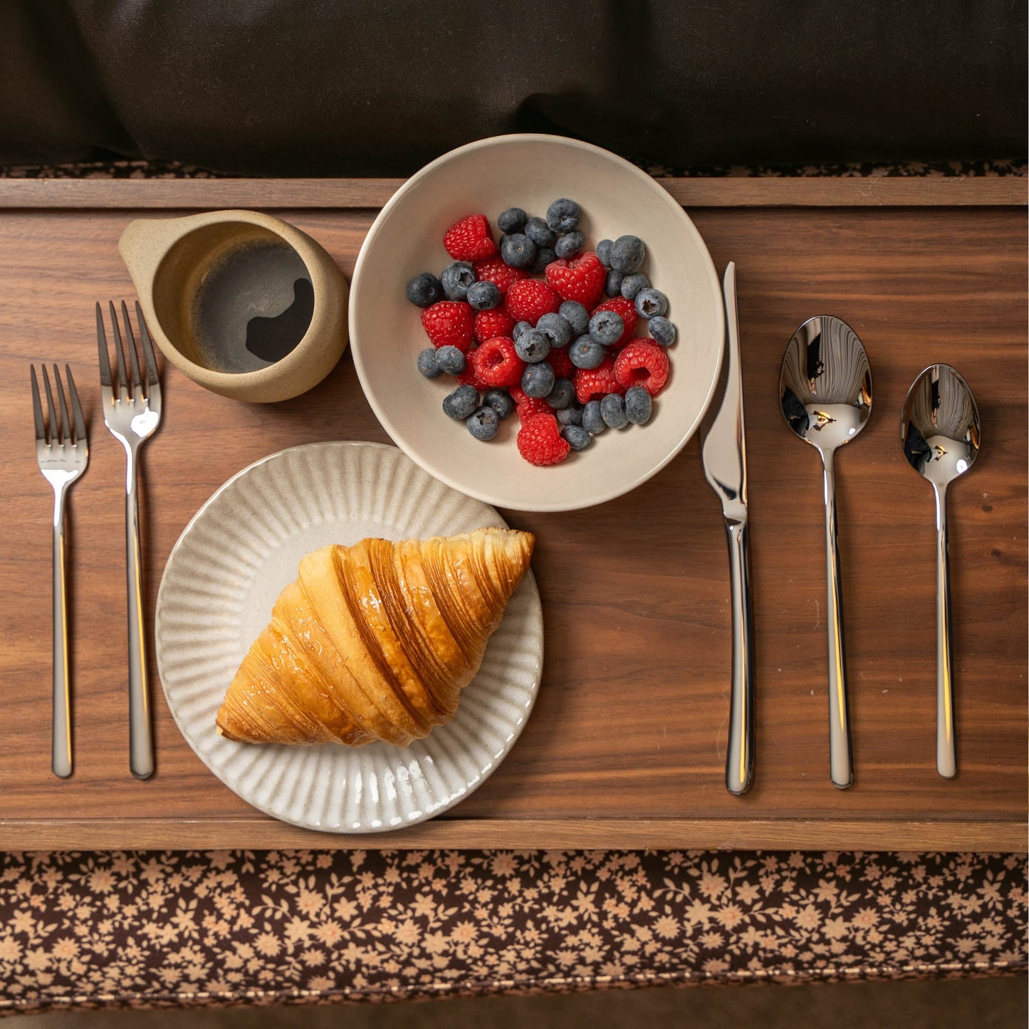 Emilia Mirror 20-Piece Flatware Set | Gold or Silver
