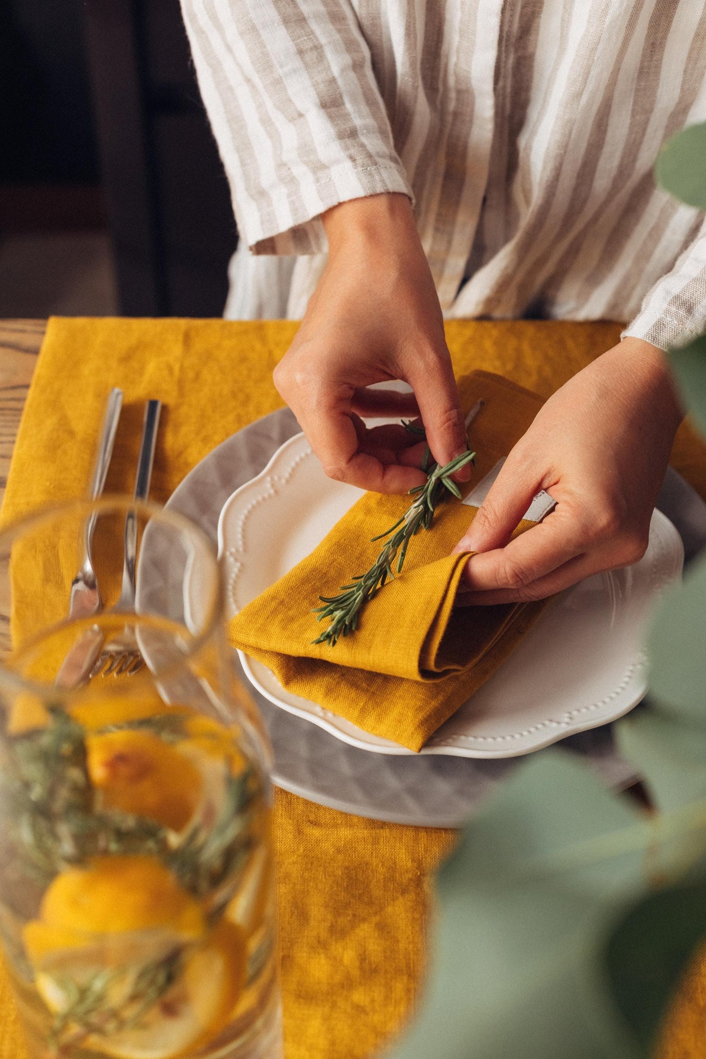 Linen Bundle: Runner & 6 Napkins (Honey)