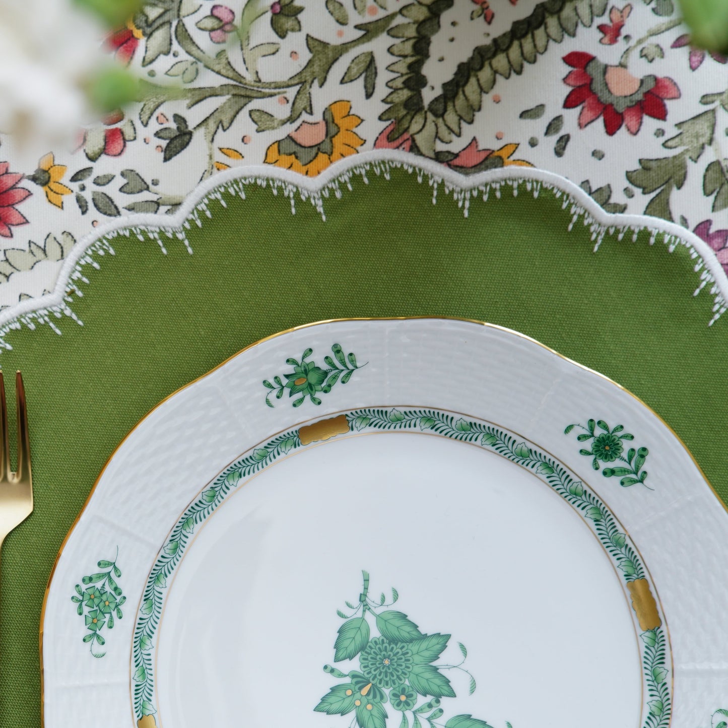 CLOVER GREEN ROUND FABRIC PLACEMAT (Set Of 4)