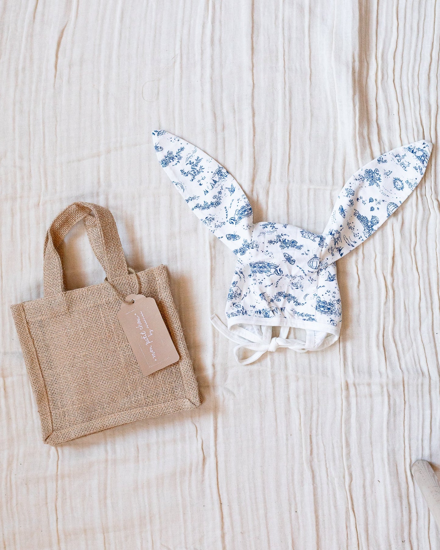 the flopsy bunny bonnet {storytime toile} (FRENCH WINK)