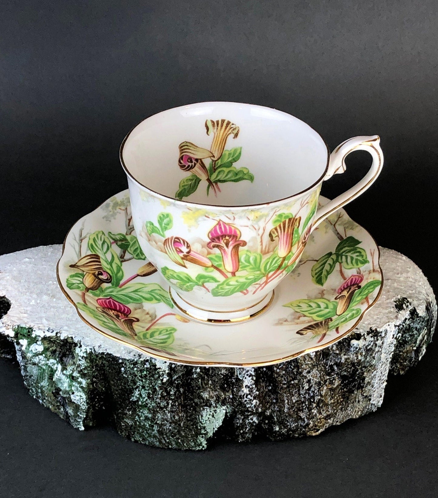 Royal Albert Teacup & Scalloped Saucer – Jack-in-a-Pulpit Tea Set