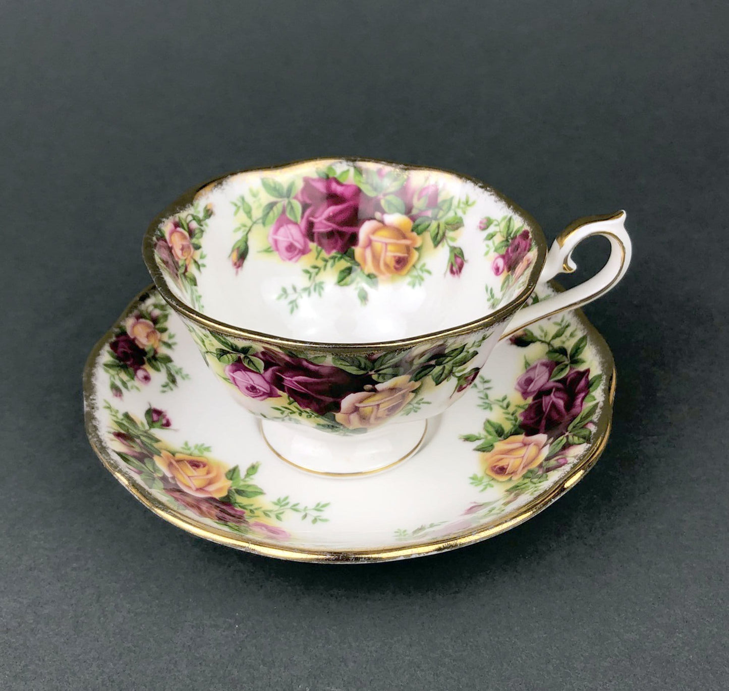 Royal Albert Old Country Roses Tea Cup and Saucer Set, England